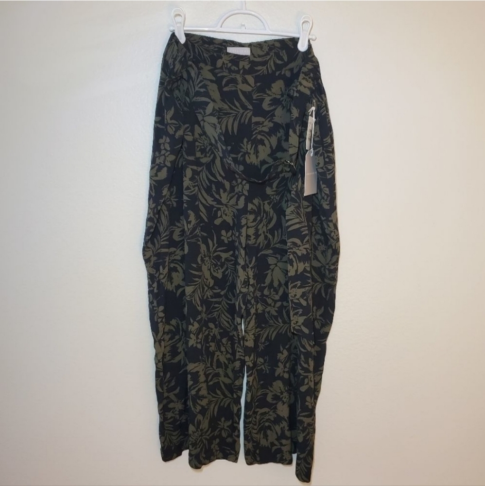 Women's Chelsea28 Floral Print Crop Wide Leg Pants size 20.